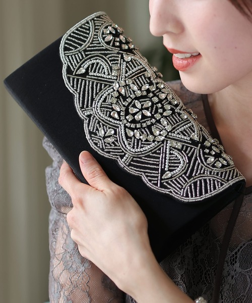 ElegChic(エレグシック)の「ビーズ 刺繍 クラッチバック 結婚式 同窓会 オケージョン お呼ばれ パーティーバッグ(クラッチバッグ・レディース・ベージュ/ブラック・FREE)」の12枚目の写真