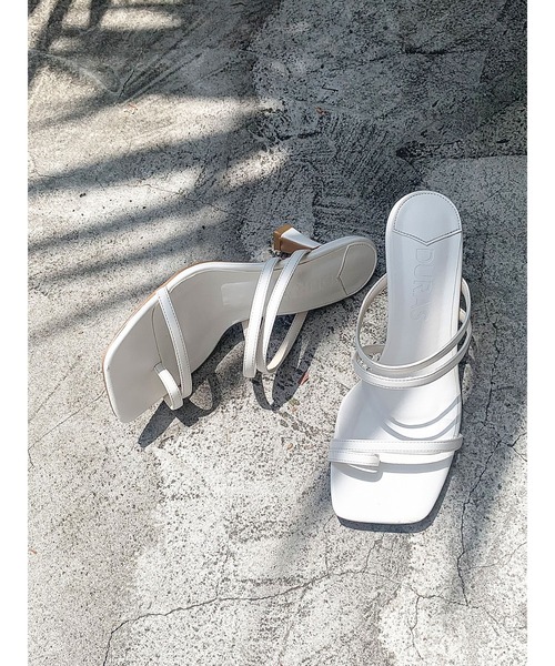 DURAS（デュラス）の「スクエアトゥストラップサンダル（サンダル・レディース・ホワイト/ブラック/ライトベージュ・MEDIUM/LARGE）」の2枚目の写真