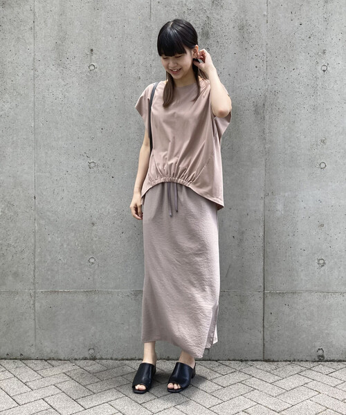 COMME CA ISM(コムサイズム)の「ショルダータック デザイントップス(Tシャツ/カットソー・レディース・ホワイト/グリーン/ブラウン・MEDIUM/LARGE)」の5枚目の写真