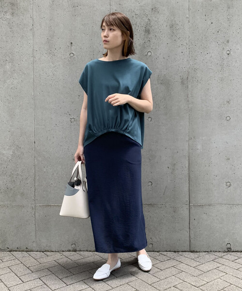 COMME CA ISM(コムサイズム)の「ショルダータック デザイントップス(Tシャツ/カットソー・レディース・ホワイト/グリーン/ブラウン・MEDIUM/LARGE)」の4枚目の写真