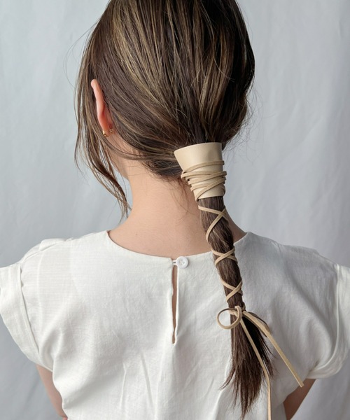 CLEA(クレア)の「ヘアアレンジスエードリボン(その他ヘアアクセサリー・レディース・ブラウン/ベージュ/ライトベージュ/ブラック・FREE)」の10枚目の写真