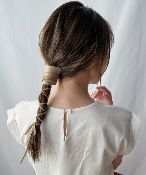 CLEA(クレア)の「ヘアアレンジスエードリボン(その他ヘアアクセサリー・レディース・ブラウン/ベージュ/ライトベージュ/ブラック・FREE)」の11枚目の写真