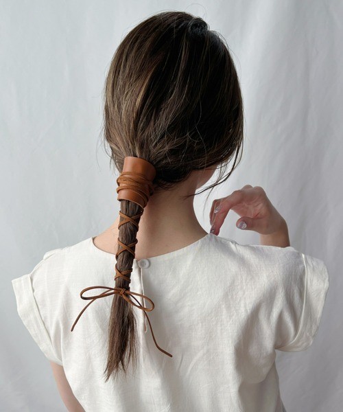 CLEA(クレア)の「ヘアアレンジスエードリボン(その他ヘアアクセサリー・レディース・ブラウン/ベージュ/ライトベージュ/ブラック・FREE)」の7枚目の写真