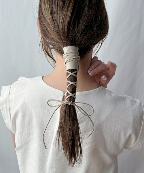 CLEA(クレア)の「ヘアアレンジスエードリボン(その他ヘアアクセサリー・レディース・ブラウン/ベージュ/ライトベージュ/ブラック・FREE)」の14枚目の写真