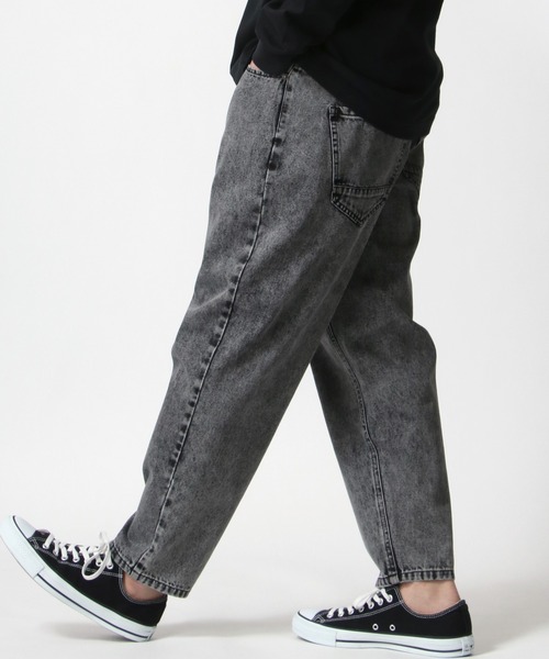 Lazar（ラザル）の「Denim Wide Tapered Pants/デニム ワイドテーパードパンツ（デニムパンツ・メンズ・チャコール/ライトインディゴブルー/インディゴブルー/ダークインディゴブルー/ケミカルウォッシュ/アイボリー/ブラック/ライトブルー/チャコールグレー/ワンウォッシュ・S/M/L）」の5枚目の写真