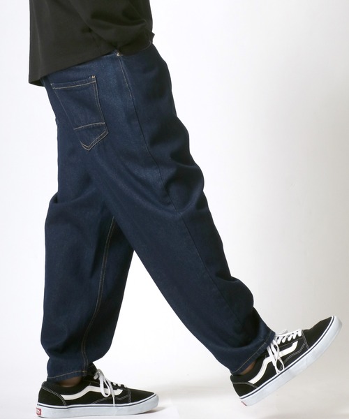 Lazar（ラザル）の「Denim Wide Tapered Pants/デニム ワイドテーパードパンツ（デニムパンツ・メンズ・チャコール/ライトインディゴブルー/インディゴブルー/ダークインディゴブルー/ケミカルウォッシュ/アイボリー/ブラック/ライトブルー/チャコールグレー/ワンウォッシュ・S/M/L）」の15枚目の写真