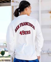 【ムラサキスポーツ別注 Web限定】NFL オーバーサイズ バック刺繍スウェット/カレッジ風ロゴ アメカジ クルーネックトレーナー 224AN1TR084MU