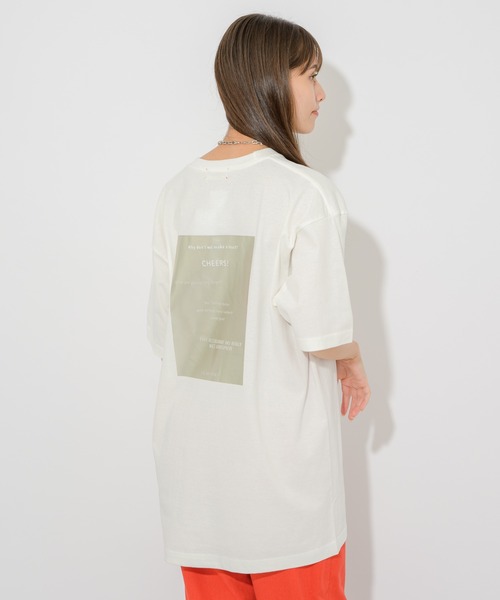 Paradise Picnic(パラダイスピクニック)の「バック箔プリントユニセックスT(Tシャツ/カットソー・レディース・ホワイト/ブラック/ベージュ・FREE)」の2枚目の写真