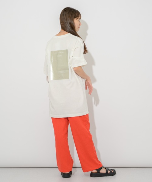 Paradise Picnic(パラダイスピクニック)の「バック箔プリントユニセックスT(Tシャツ/カットソー・レディース・ホワイト/ブラック/ベージュ・FREE)」の5枚目の写真