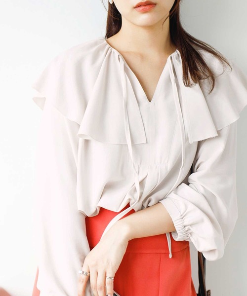 GeeRA(ジーラ)の「フリルカラーブラウス(シャツ/ブラウス・レディース・ブラック/サンドグレー/オフホワイト・LARGE/MEDIUM/X-LARGE)」の3枚目の写真