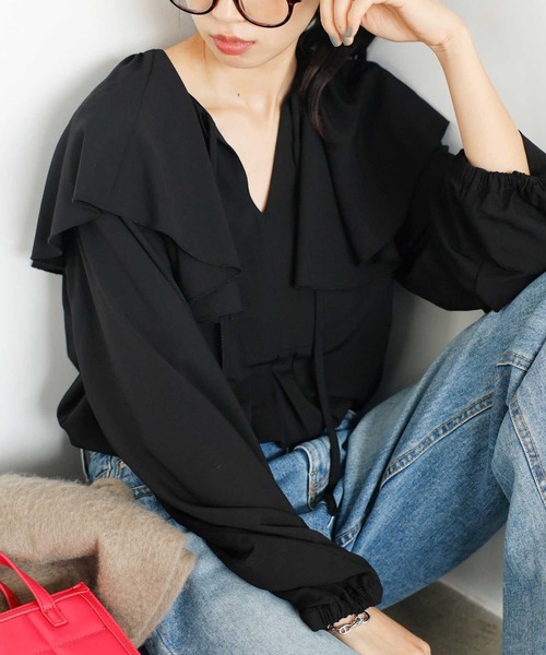 GeeRA(ジーラ)の「フリルカラーブラウス(シャツ/ブラウス・レディース・ブラック/サンドグレー/オフホワイト・LARGE/MEDIUM/X-LARGE)」の1枚目の写真