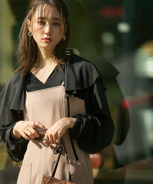 GeeRA(ジーラ)の「フリルカラーブラウス(シャツ/ブラウス・レディース・ブラック/サンドグレー/オフホワイト・LARGE/MEDIUM/X-LARGE)」の6枚目の写真