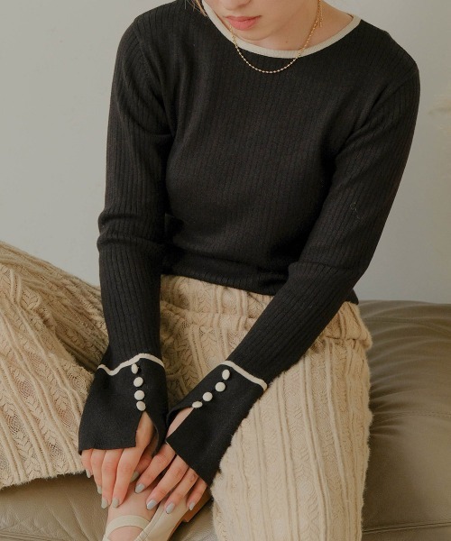 Bab（バブ）の「パイピング袖スリットクルーネックニットプルオーバー（Tシャツ/カットソー・レディース・ブラック/ベージュ/パープル/アイボリー・FREE）」の3枚目の写真