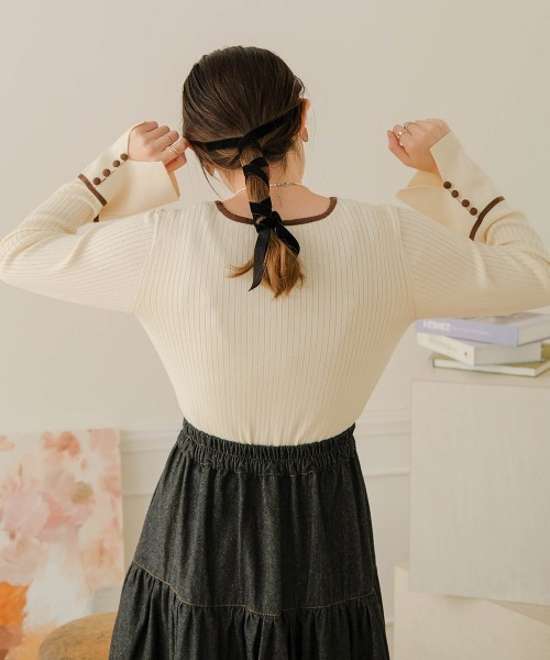 Bab（バブ）の「パイピング袖スリットクルーネックニットプルオーバー（Tシャツ/カットソー・レディース・ブラック/ベージュ/パープル/アイボリー・FREE）」の11枚目の写真