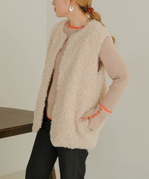 Bab（バブ）の「パイピング袖スリットクルーネックニットプルオーバー（Tシャツ/カットソー・レディース・ブラック/ベージュ/パープル/アイボリー・FREE）」の21枚目の写真