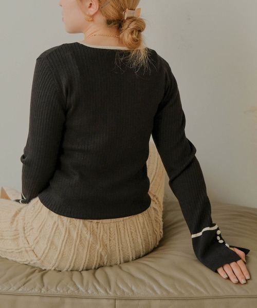 Bab（バブ）の「パイピング袖スリットクルーネックニットプルオーバー（Tシャツ/カットソー・レディース・ブラック/ベージュ/パープル/アイボリー・FREE）」の19枚目の写真