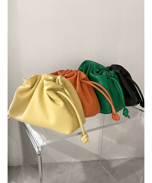Ungrid(アングリッド)の「フェイクレザーギャザークラッチバッグ(クラッチバッグ・レディース・ブラック/イエロー/オレンジ/グリーン・FREE)」の13枚目の写真