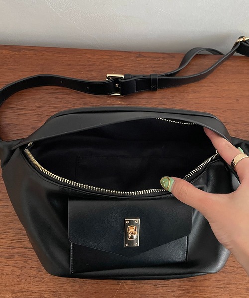 CAPRICIEUX LE'MAGE(カプリシューレマージュ)の「エコレザーボディバッグ(ボディバッグ/ウエストポーチ・レディース・ブラック/ブラウン・FREE)」の14枚目の写真