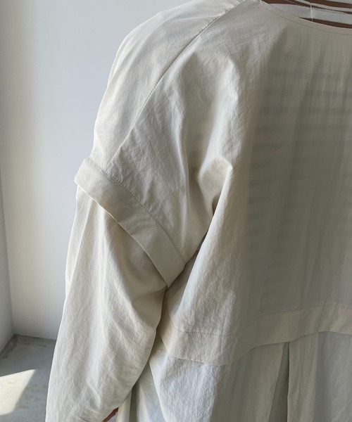 210nouve（トゥージュヌーブ）の「２WAYケープラインノーカラージャケット/袖取り外し可能（ノーカラージャケット・レディース・ブラック/カーキ/アイボリー・FREE）」の7枚目の写真