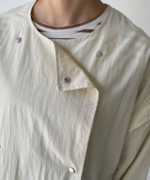 210nouve（トゥージュヌーブ）の「２WAYケープラインノーカラージャケット/袖取り外し可能（ノーカラージャケット・レディース・ブラック/カーキ/アイボリー・FREE）」の6枚目の写真