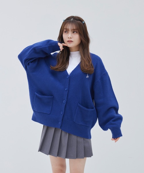 17HR（セブンティーンアワーズ）の「ロゴ刺繍カーディガン