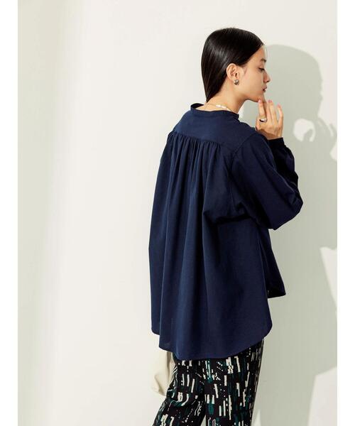 AMERICAN HOLIC(アメリカンホリック)の「オックスバックギャザードルマンシャツ(シャツ/ブラウス・レディース・ネイビー/キャメル/ライトベージュ・M/L)」の16枚目の写真