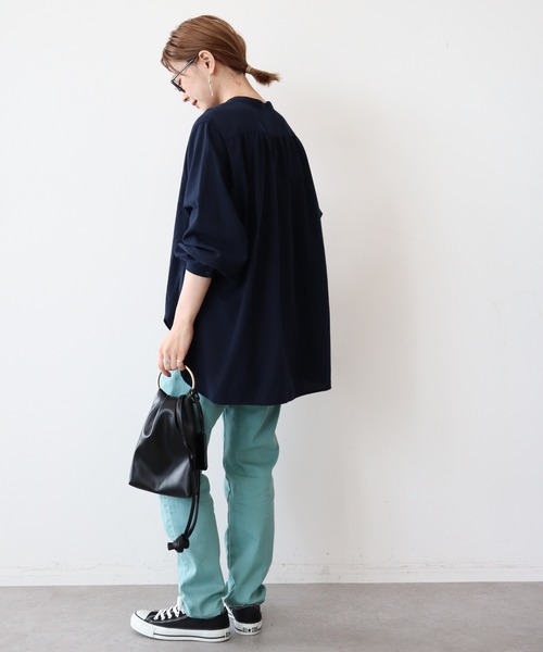 AMERICAN HOLIC(アメリカンホリック)の「オックスバックギャザードルマンシャツ(シャツ/ブラウス・レディース・ネイビー/キャメル/ライトベージュ・M/L)」の13枚目の写真