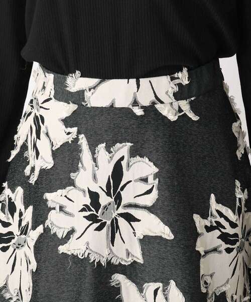 index(インデックス)の「◆フラワージャカード フレアスカート(スカート・レディース・ピンクベージュ/ブラック系/ブルー系・36/38/40)」の8枚目の写真