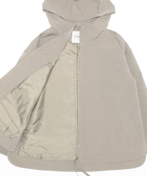 SIPULI（シプリ）の「【手洗い可能】Matelasse フーデッドブルゾン（ブルゾン・レディース・カーキ/グレイッシュベージュ・2）」の18枚目の写真