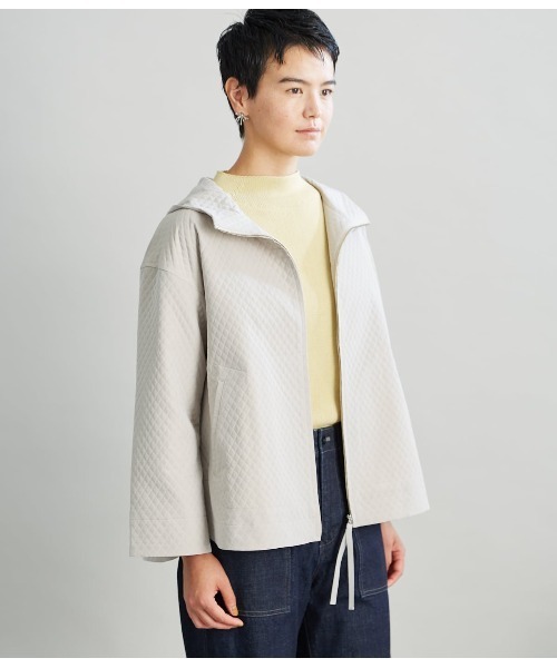 SIPULI（シプリ）の「【手洗い可能】Matelasse フーデッドブルゾン（ブルゾン・レディース・カーキ/グレイッシュベージュ・2）」の3枚目の写真