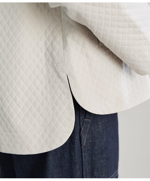 SIPULI（シプリ）の「【手洗い可能】Matelasse フーデッドブルゾン（ブルゾン・レディース・カーキ/グレイッシュベージュ・2）」の5枚目の写真