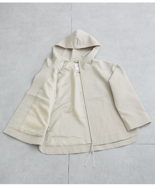 SIPULI（シプリ）の「【手洗い可能】Matelasse フーデッドブルゾン（ブルゾン・レディース・カーキ/グレイッシュベージュ・2）」の14枚目の写真