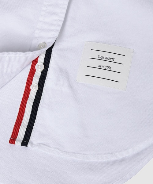 THOM BROWNE（トムブラウン）の「CLASSIC POINT COLLAR SHIRT W/ RWB GROSGRAIN PLACKET IN OXFORD（シャツ/ブラウス・レディース・ホワイト・36/38）」の5枚目の写真