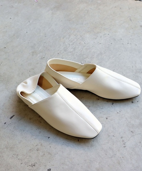 LibertyDoll（リバティードール）の「スクエアトゥストレッチバブーシュ（スリッポン・レディース・アイボリー/ブラック/ダークブラウン/シルバー・S/L/M/LL/SS/3L）」の2枚目の写真