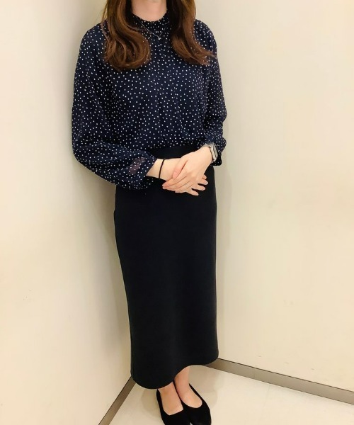 TOKYO SHIRTS（トウキョウシャツ）の「ドット柄スタンドネック長袖ブラウス（シャツ/ブラウス・レディース・ライトグリーン/ネイビー/ベージュ・M/L）」の4枚目の写真