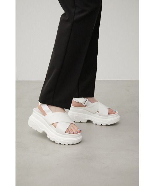 AZUL by moussy(アズールバイマウジー)の「CROSS BELT SPORTS SANDALS/クロスベルトスポーツサンダル(サンダル・レディース・ブラック/ホワイト・SMALL/LARGE/MEDIUM/LL)」の8枚目の写真
