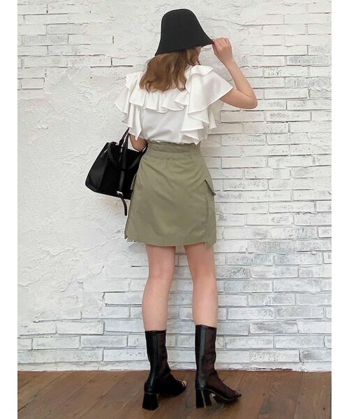 dazzlin（ダズリン）の「カットアウトフリルシャツトップス（シャツ/ブラウス・レディース・ベージュ/その他1/ブルー/オフホワイト・FREE）」の14枚目の写真