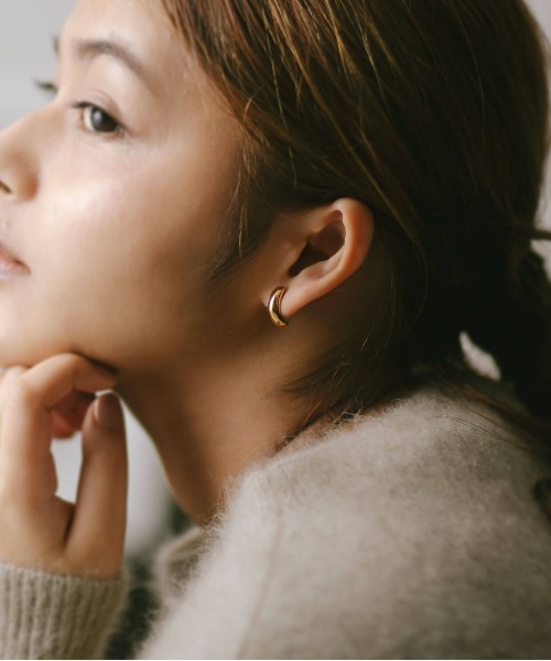 Ops.(オプス)の「ピアス 金属アレルギー対応 シルバー925 ゴールド 【CUULLA キューラ】(ピアス(両耳用)・レディース・シルバー/イエローゴールド・ONE SIZE)」の2枚目の写真