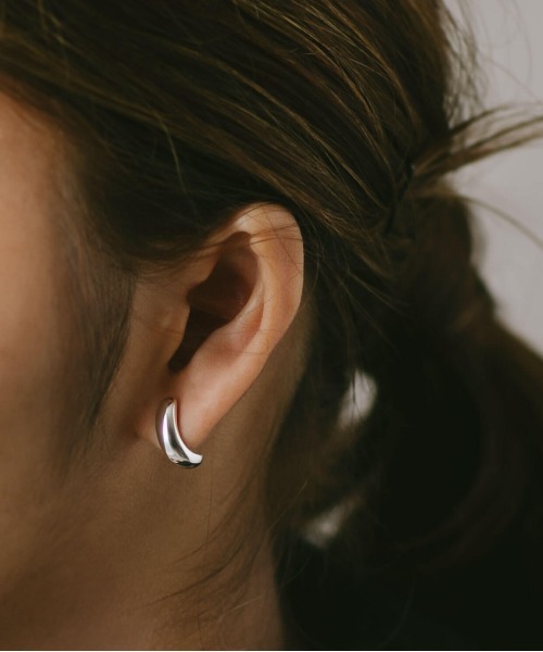 Ops.(オプス)の「ピアス 金属アレルギー対応 シルバー925 ゴールド 【CUULLA キューラ】(ピアス(両耳用)・レディース・シルバー/イエローゴールド・ONE SIZE)」の1枚目の写真