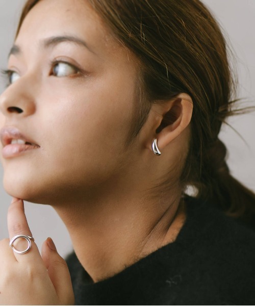 Ops.(オプス)の「ピアス 金属アレルギー対応 シルバー925 ゴールド 【CUULLA キューラ】(ピアス(両耳用)・レディース・シルバー/イエローゴールド・ONE SIZE)」の5枚目の写真