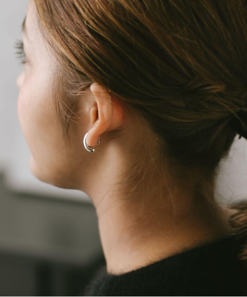 Ops.(オプス)の「ピアス 金属アレルギー対応 シルバー925 ゴールド 【CUULLA キューラ】(ピアス(両耳用)・レディース・シルバー/イエローゴールド・ONE SIZE)」の6枚目の写真