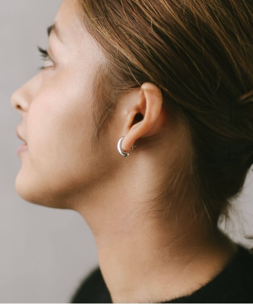 Ops.(オプス)の「ピアス 金属アレルギー対応 シルバー925 ゴールド 【CUULLA キューラ】(ピアス(両耳用)・レディース・シルバー/イエローゴールド・ONE SIZE)」の7枚目の写真
