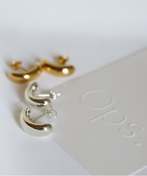 Ops.(オプス)の「ピアス 金属アレルギー対応 シルバー925 ゴールド 【CUULLA キューラ】(ピアス(両耳用)・レディース・シルバー/イエローゴールド・ONE SIZE)」の3枚目の写真