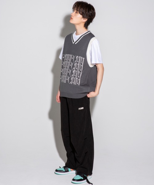 FCMM(エフシーエムエム)の「【日本限定アイテム】SHADOW LOGO KNIT VEST/シャドウロゴニットベスト(ベスト・メンズ・グレー/ダークブルー/ブラック・MEDIUM/LARGE)」の14枚目の写真