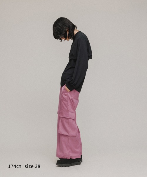 M TO R（ムウトアール）の「［PANTS］SATIN WIDE CARGO PANTS（その他パンツ・レディース・ブラック/ピンク系その他2・36/38/40）」の11枚目の写真