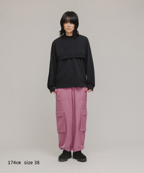 M TO R（ムウトアール）の「［PANTS］SATIN WIDE CARGO PANTS（その他パンツ・レディース・ブラック/ピンク系その他2・36/38/40）」の13枚目の写真