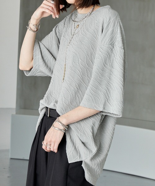 Alfred Alex（アルフレッドアレックス）の「【Alfred Alex】シャーリングクルーネックショートスリーブTシャツ/半袖カットソー（Tシャツ/カットソー・メンズ・ライトグレー/パープル/ブラック・M/L）」の2枚目の写真