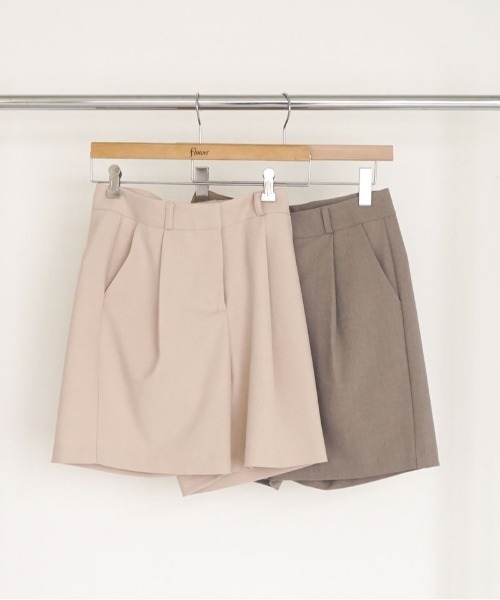 flower（フラワー）の「タックハーフパンツ（その他パンツ・レディース・ベージュ/アイボリー・FREE）」の3枚目の写真