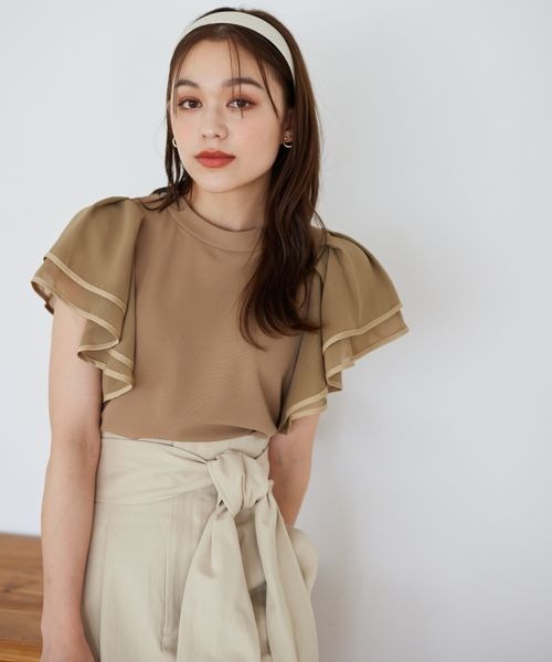 mysty woman(ミスティウーマン)の「イソザイフレアスリーブプルオーバー 963785(Tシャツ/カットソー・レディース・ブラック/ベージュ/オフホワイト・FREE)」の3枚目の写真