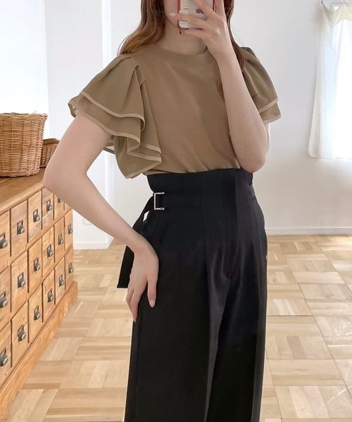 mysty woman(ミスティウーマン)の「イソザイフレアスリーブプルオーバー 963785(Tシャツ/カットソー・レディース・ブラック/ベージュ/オフホワイト・FREE)」の17枚目の写真